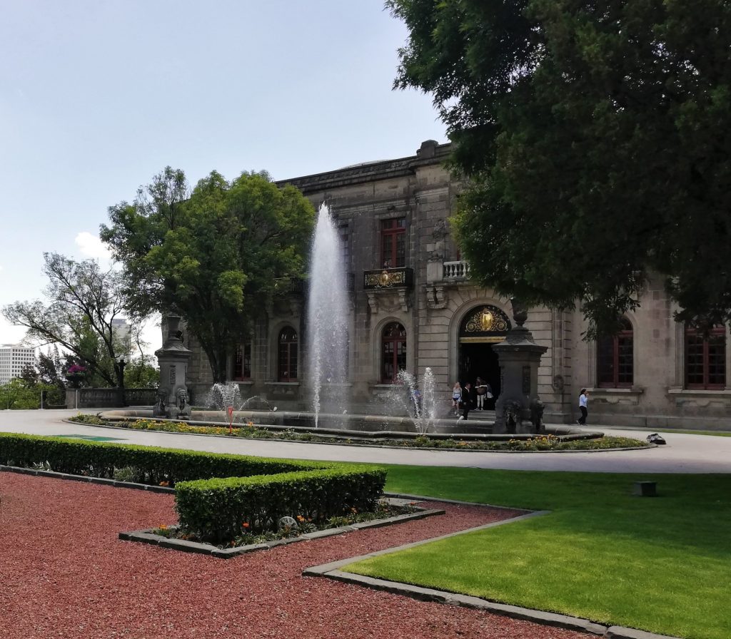Foto del Castillo de Chapultepec, uno de los 7 imperdibles de Chapultepec.