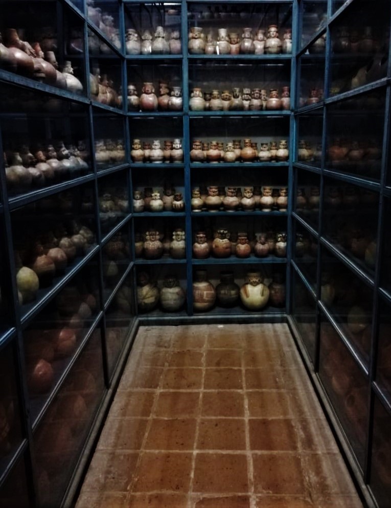 Sala de depósitos del Museo Larco.