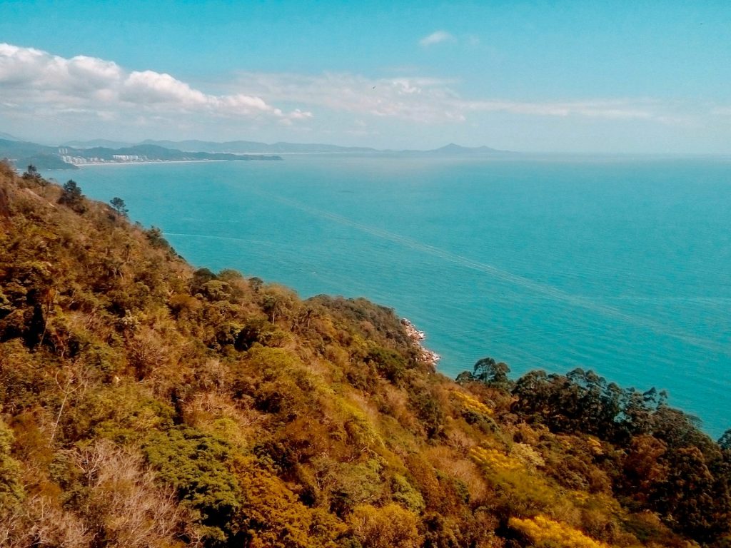 Vista desde uno de los miradores del Parque Unipraias.