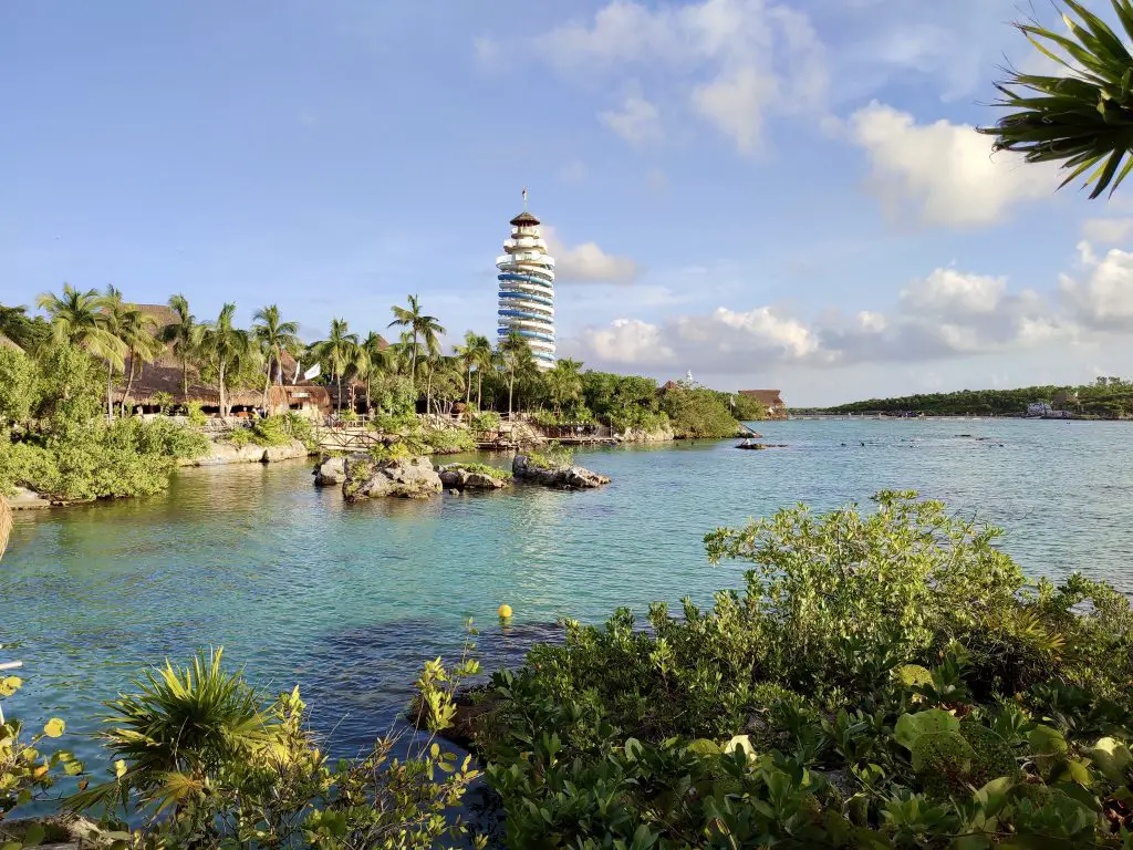 Consejos para viajar a Cancún: visita los parques de Xcaret.
