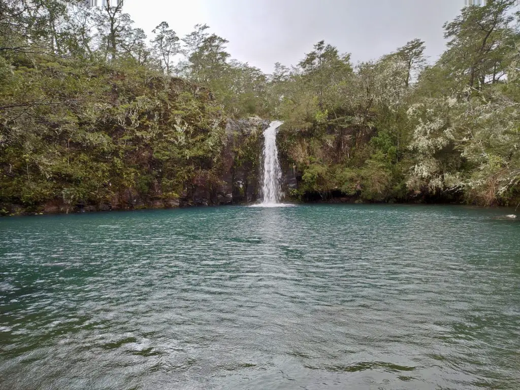 Laguna de los Enamorados, Petrohué.