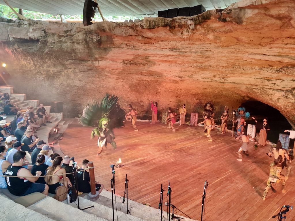 Danzas Prehispánicas de Xcaret.