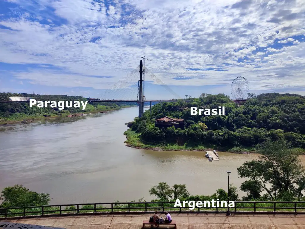 Triple frontera en Iguazú.