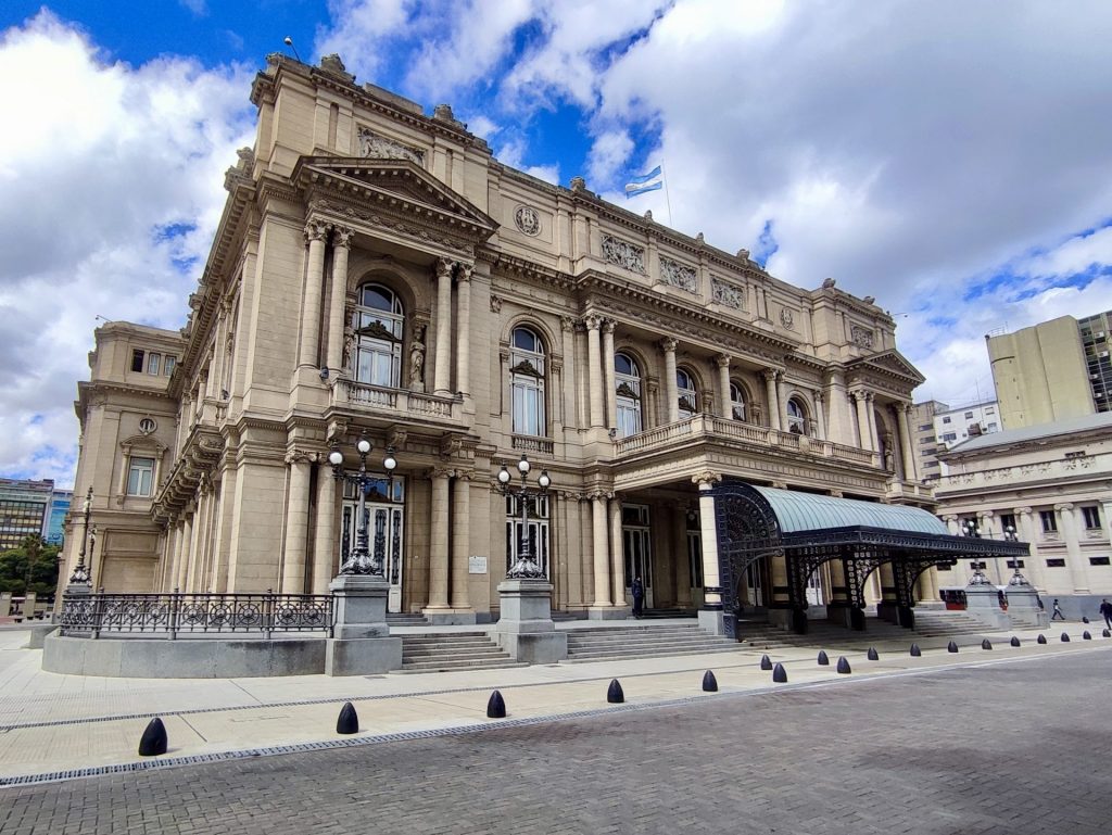 Sitios turísticos en Buenos Aires: Teatro Colón.
