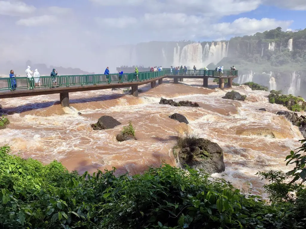 Lado brasileño de las Cataratas de Iguazú.