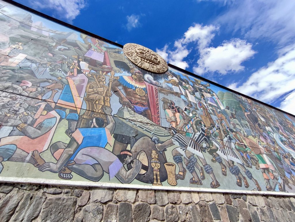 Guía para viajar a Cusco y Machu Picchu: Mural de Cusco.