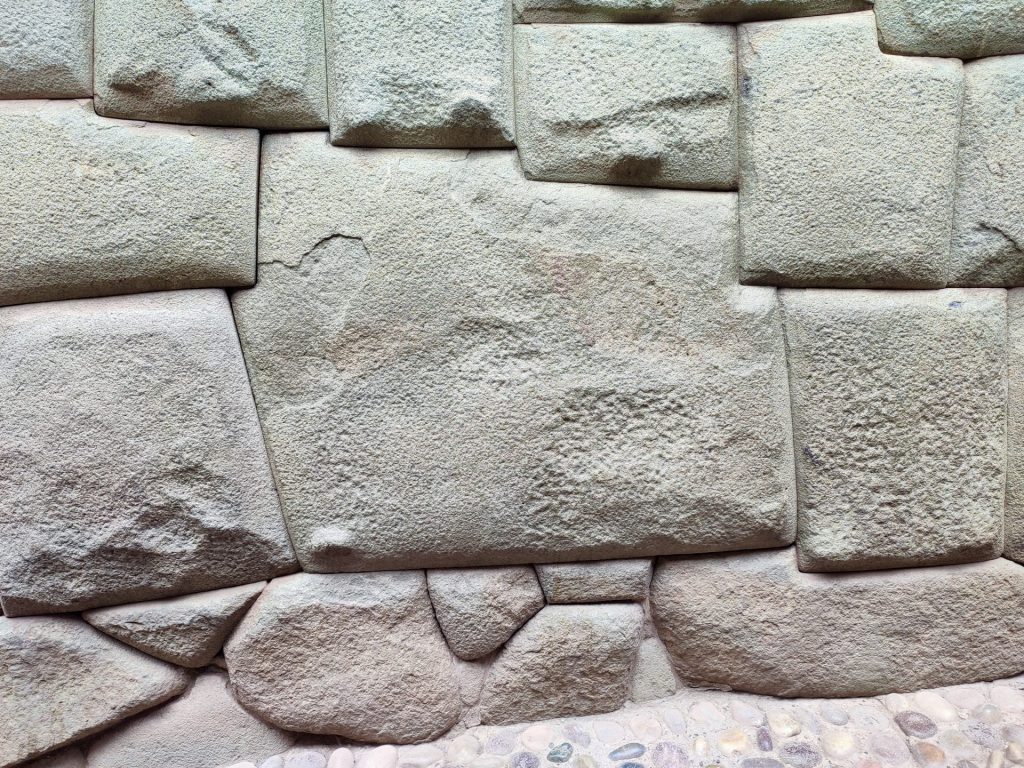 Piedra de los doce Ángulos, Cusco.