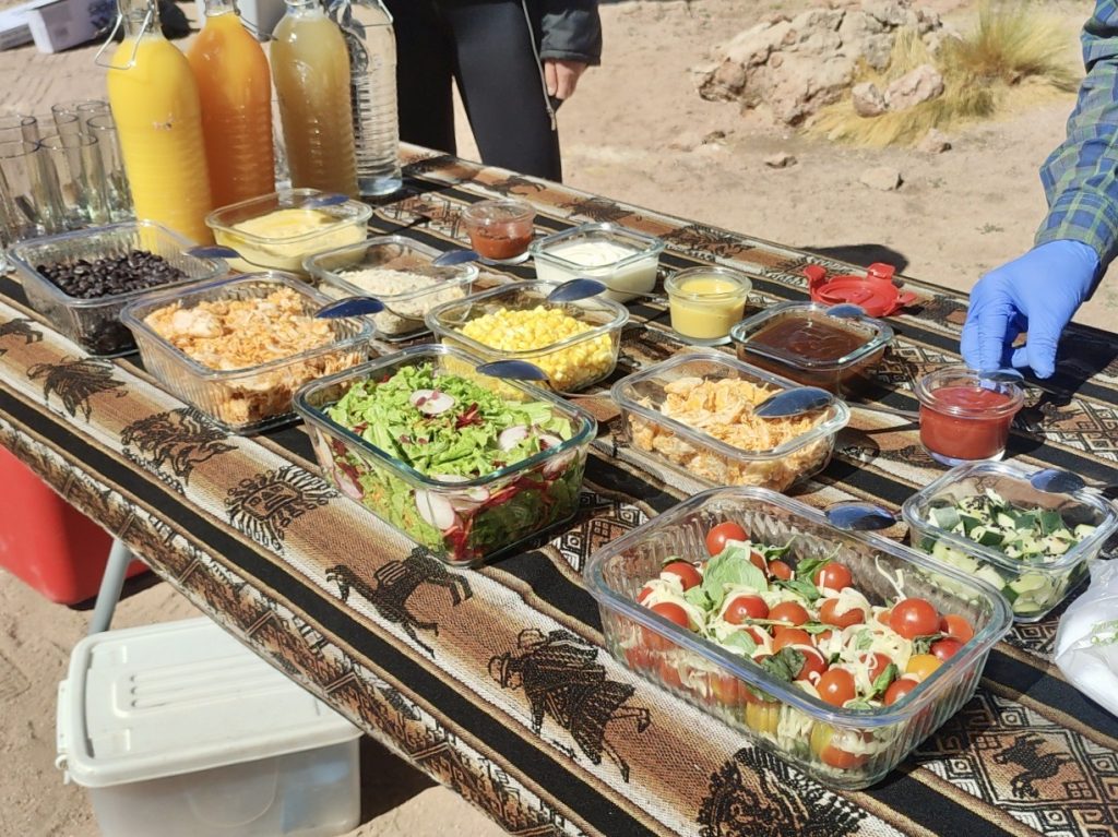 Almuerzo tour a Piedras Rojas.