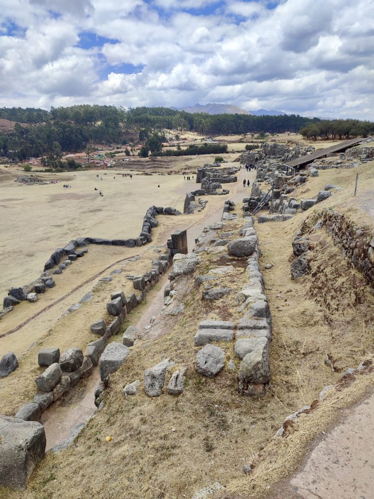 Complejo Arqueológico de Sacsayhuamán en Cusco.