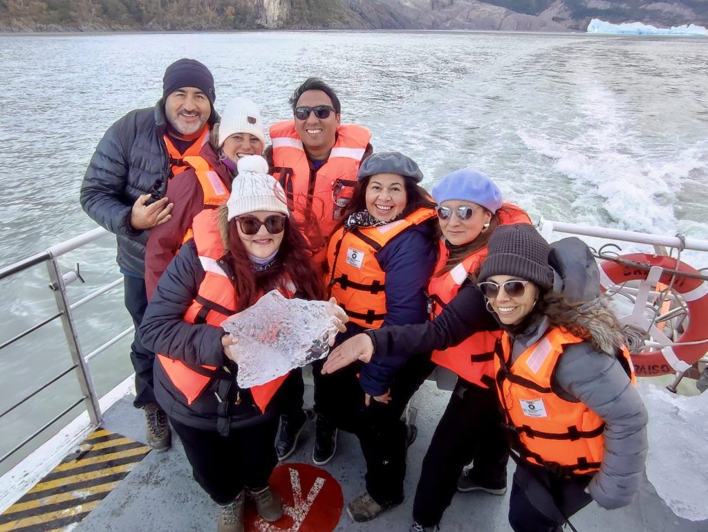 Navegación al Glaciar Grey en Parque Nacional Torres del Paine.