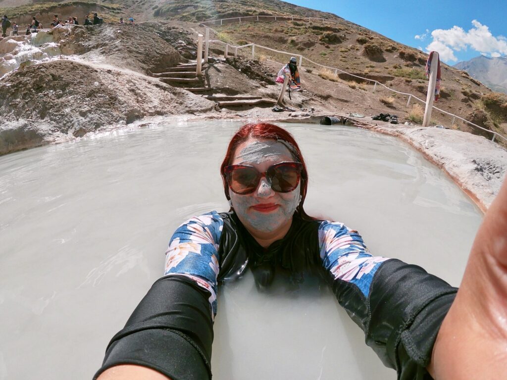 Baño en las Termas Valle de Colina, Cajón del Maipo.