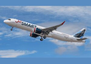 Cómo ahorrar en pasajes aéreos: estrategias para aprovechar las tarifas low cost de JetSMART